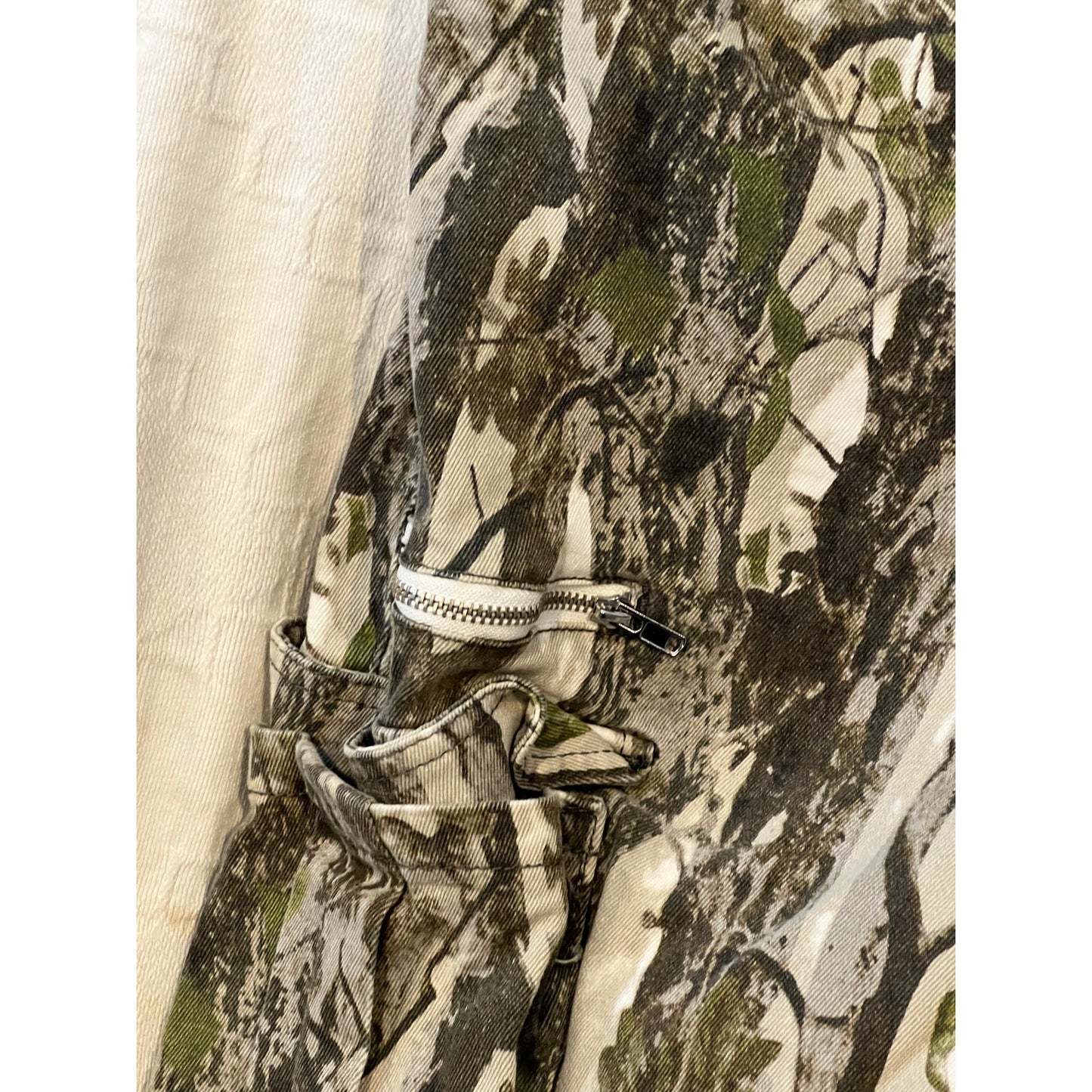 Fashion Nova Flared Cargo Mossy Oak Jeans Mens 32x28