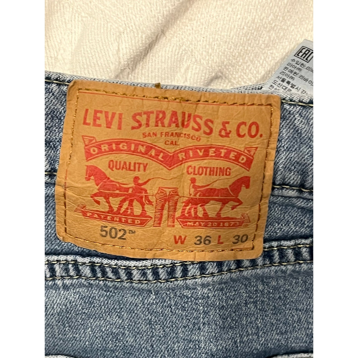 Jeans para hombre Levi's 502 Taper Fit 36x30